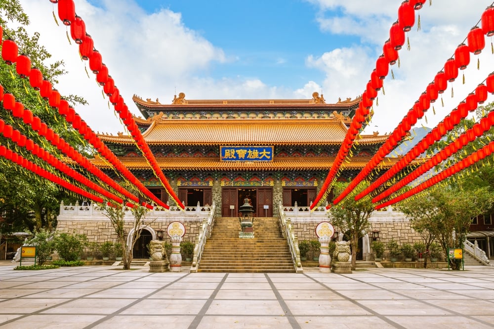 Shutterstock 2402150297