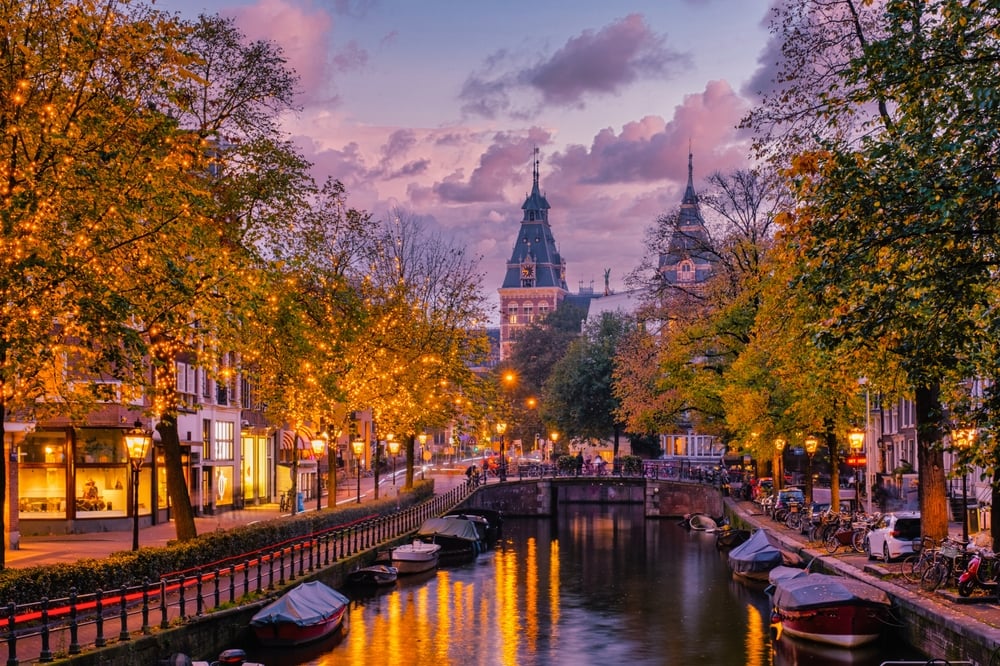 Shutterstock 2556600709