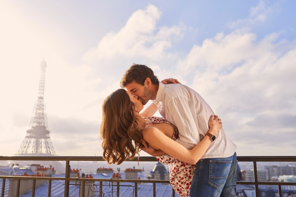 Guide to Valentine&#8217;s Day in Paris: Romantic Things to Do