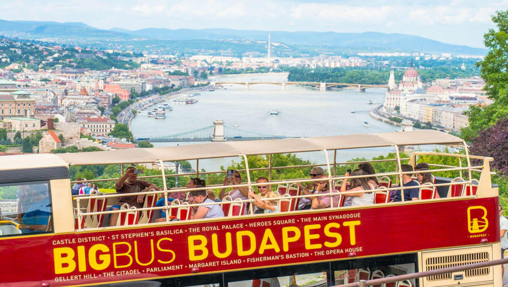 Budapest: 24-Hour Hop-on Hop-off Bus Tour with Danube Cruise