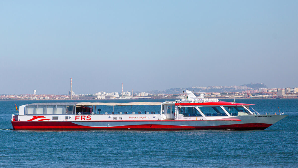 Boat Cruise on Tagus River