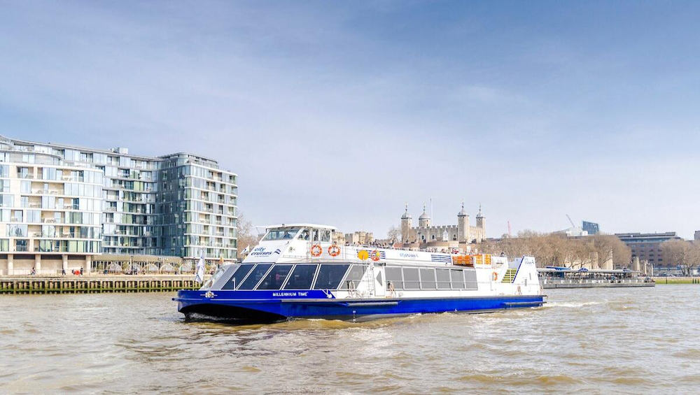 Thames Sightseeing Cruise with Flexible Time and Departure Pier
