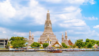 Bangkok City Highlights – Grand Palace, Wat Arun, and Wat Pho Guided Walking Tour