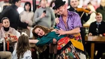 Budapest: Dinner & Cruise with Live Music and Folklore Show (12-Course Buffet)