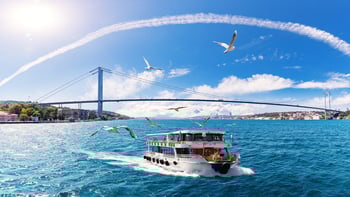 Hop On Hop Off Bus & Boat Combo Tour