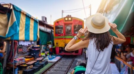  Damnoen Saduak and Maeklong Railway Market Guided Tour