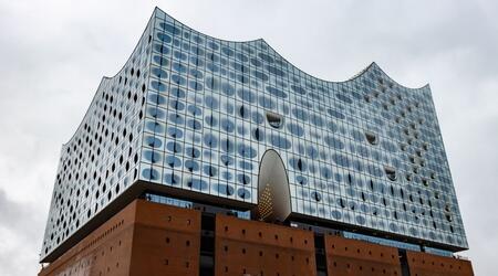  Hamburg: Elbphilharmonie Guided Tour with Access to the Plaza