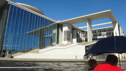 1 Hour Sightseeing Cruise on the River Spree