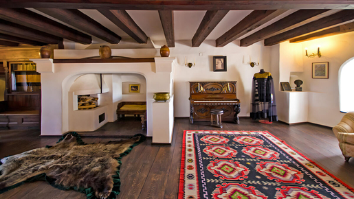 Bran Castle, Peles Castle & Brasov Full-Day Guided Tour