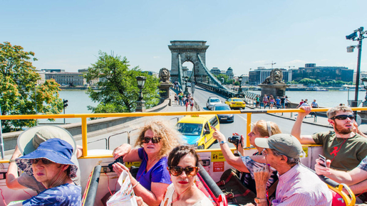 Hop-On Hop-Off Bus with Danube River Cruise