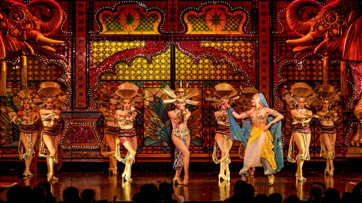 Moulin Rouge Show with Champagne