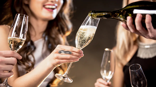 Moulin Rouge Show with Champagne