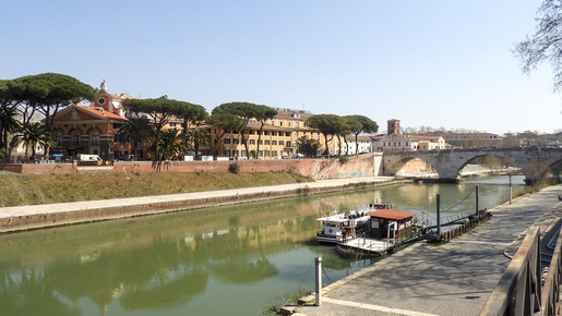 Hop-On Hop-Off Boat Tour