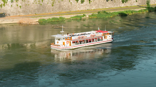 Hop-On Hop-Off Boat Tour