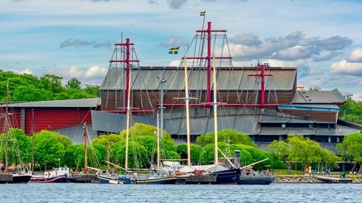 24-Hour Hop-On Hop-Off Bus