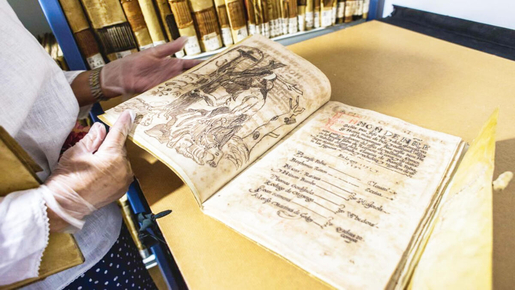 Silk Museum, San Nicolas &  Santos Juanes Church Ticket