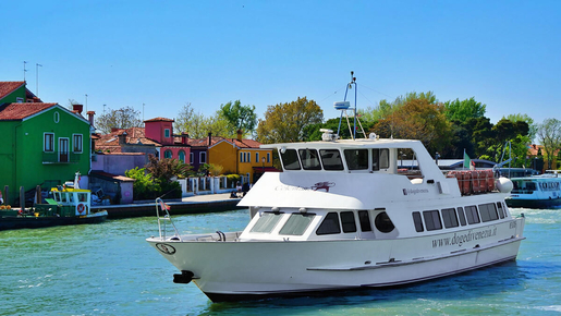 Murano, Burano & Torcello Islands Boat Tour with Glass Blowing