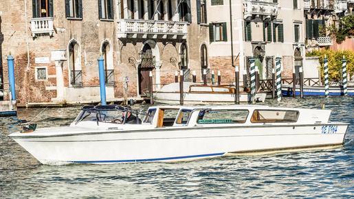 Shared Water Taxi Transfers: Venice Marco Polo Airport to/from Venice City