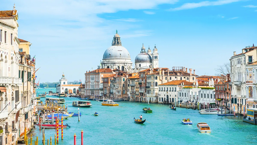 Venice Grand Canal Gondola Ride with Serenade