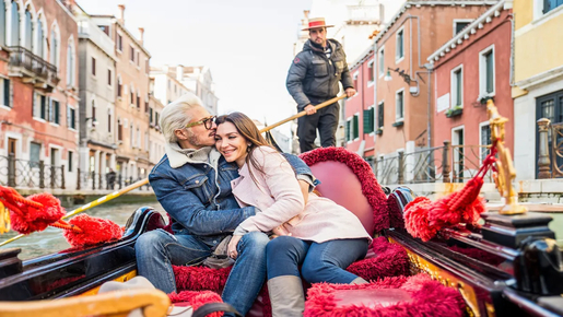 Venice Grand Canal Gondola Ride with Serenade