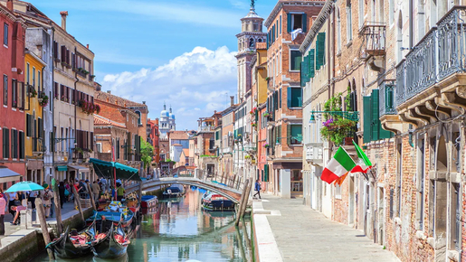 Venice Walking Tour with Grand Canal Gondola Ride