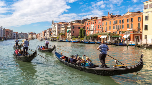 Venice Walking Tour with Grand Canal Gondola Ride