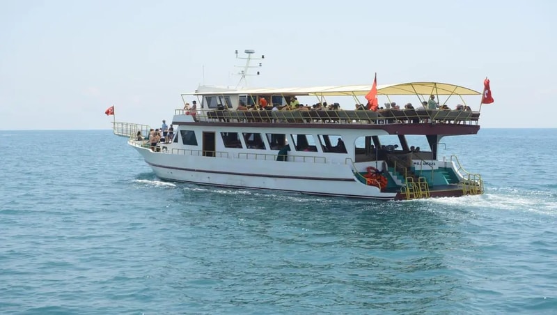 Waterfalls Half-Day Boat Cruise City Pass