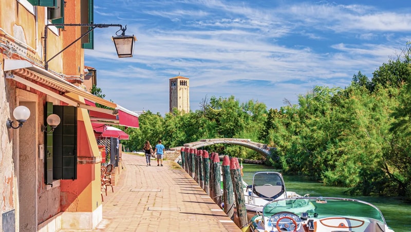 Murano, Burano & Torcello Islands Boat Tour with Glass Blowing City Pass