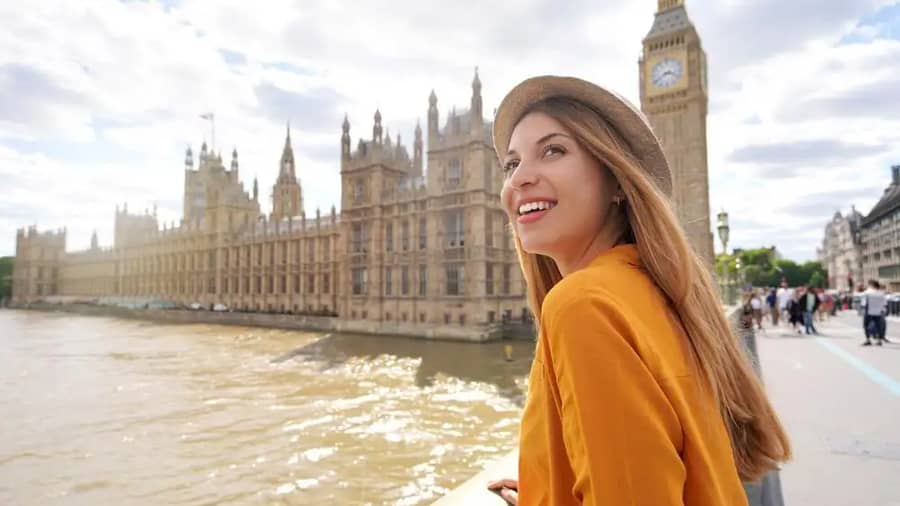 Shutterstock 2183962989