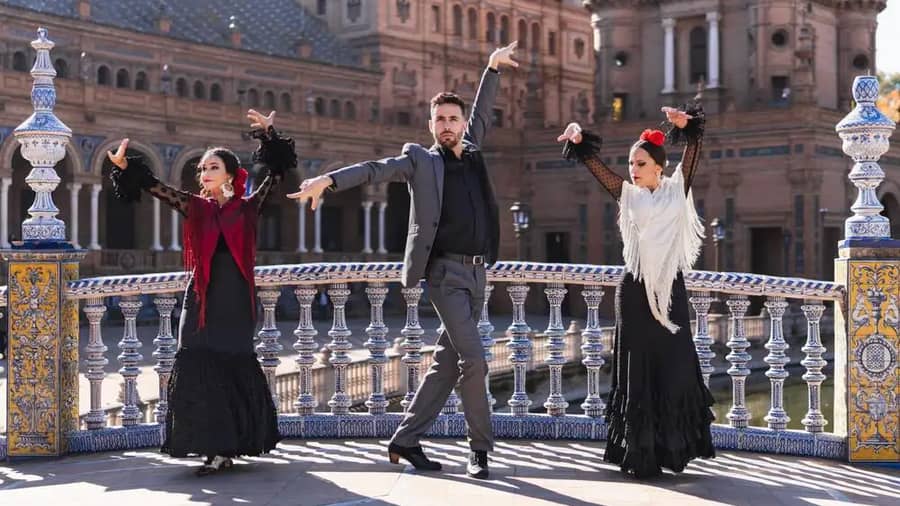 Shutterstock 2099135119