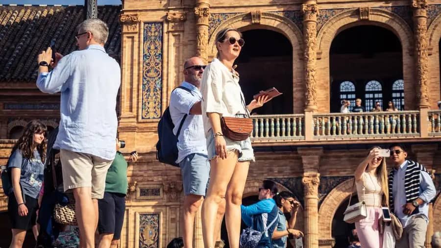 Shutterstock 2697718097