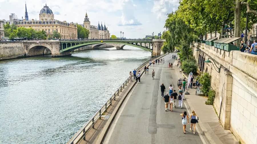 Paris Seine Walking