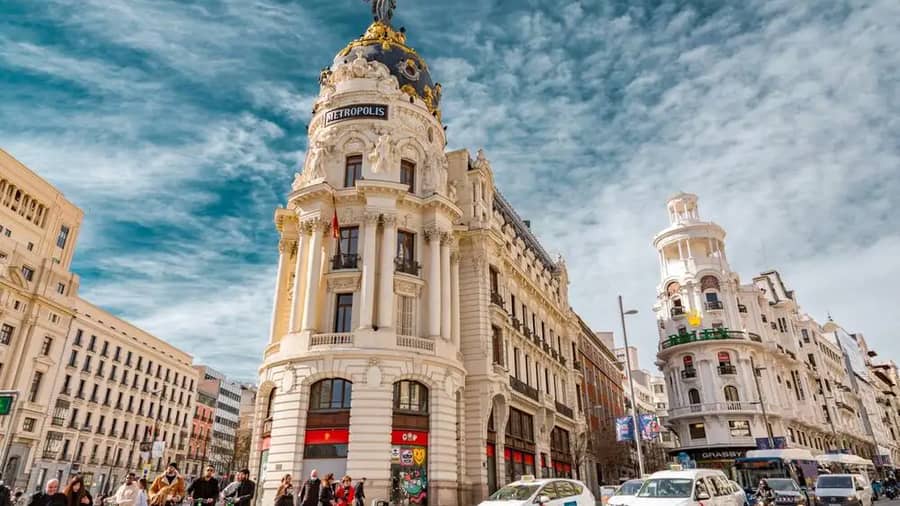 Shutterstock 2464901547