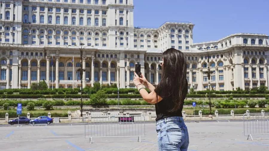 Shutterstock 2331498613 1