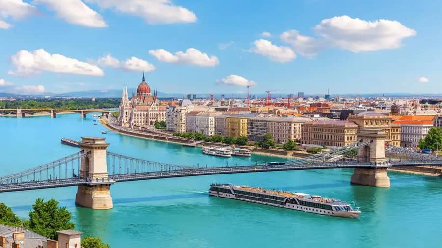 Shutterstock 2642385989