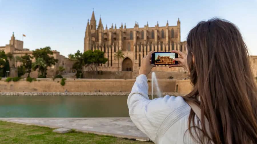 Shutterstock 1828786100