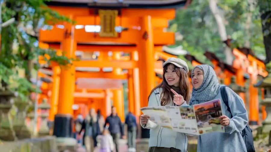 Shutterstock 2418568329