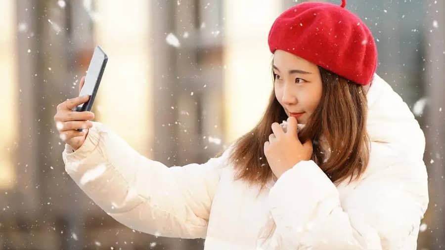 Shutterstock 2495889581