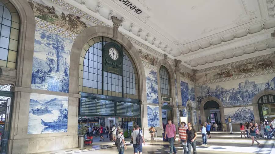 Porto Sao Bento Station