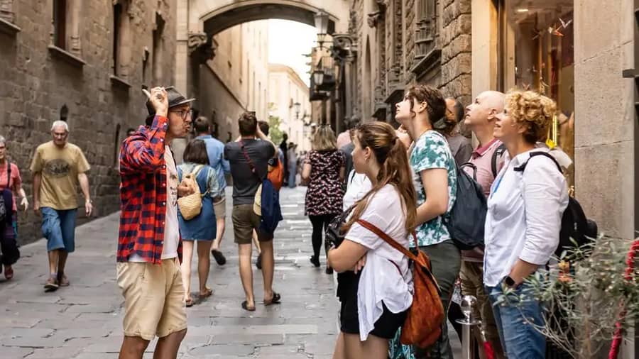 Shutterstock 2395771867