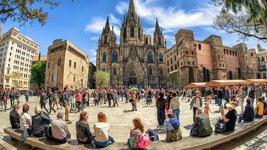 Shutterstock 2430727625