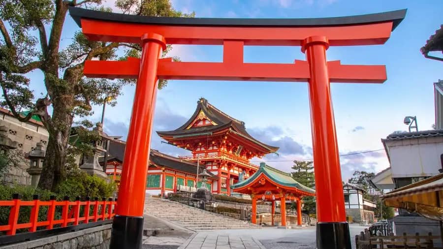 Shutterstock 2528810805